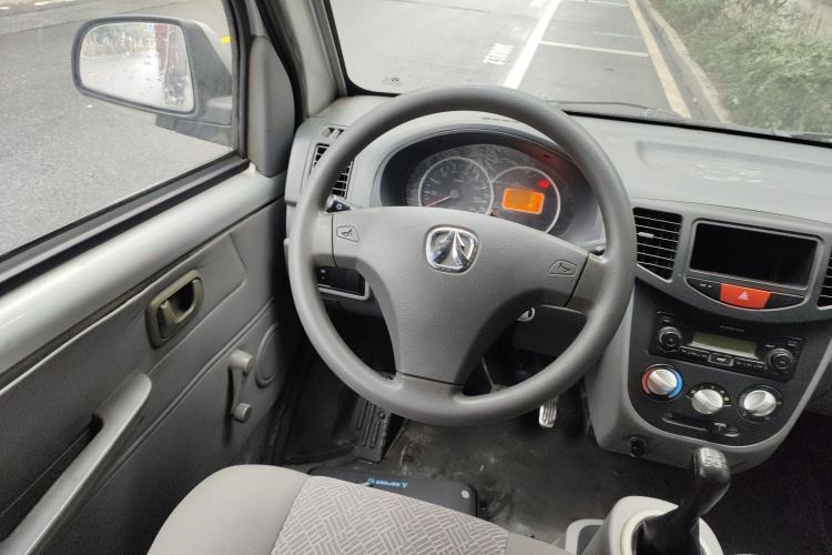 Used BAIC Weiwang 306 2011 1.3L Comfort version 7 seats Steering Wheel