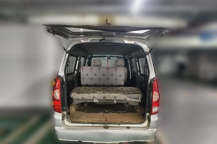 Used BAIC Weiwang 306 2011 1.3L base model 7 seats Trunk