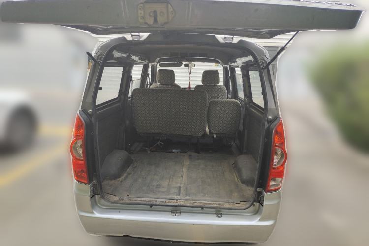 Used BAIC Weiwang 306 2011 1.3L base model 7 seats Trunk