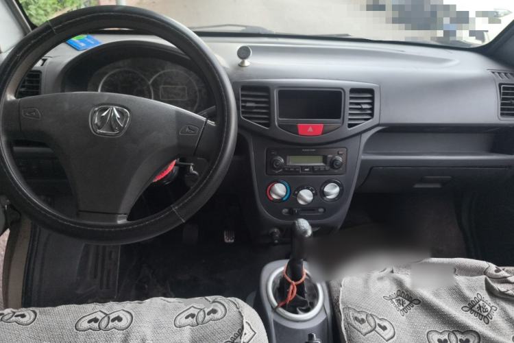 Used BAIC Weiwang 306 2011 1.3L base model 7 seats Center Console