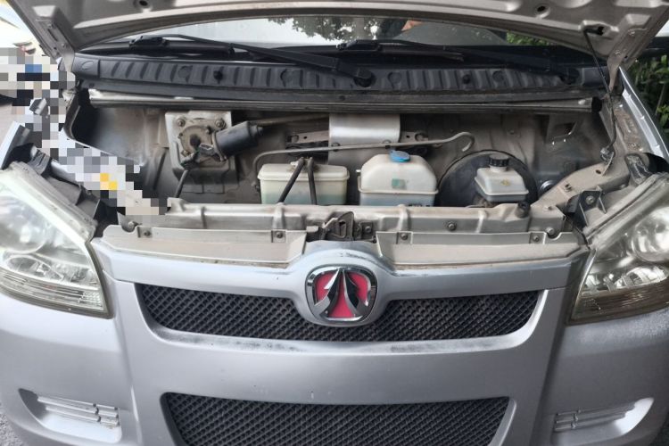 Used BAIC Weiwang 306 2011 1.3L base model 7 seats Engine Bay
