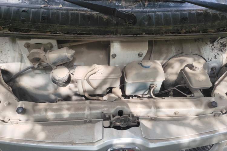 Used BAIC Weiwang 306 2011 1.3L luxury version 8 seats Engine Bay