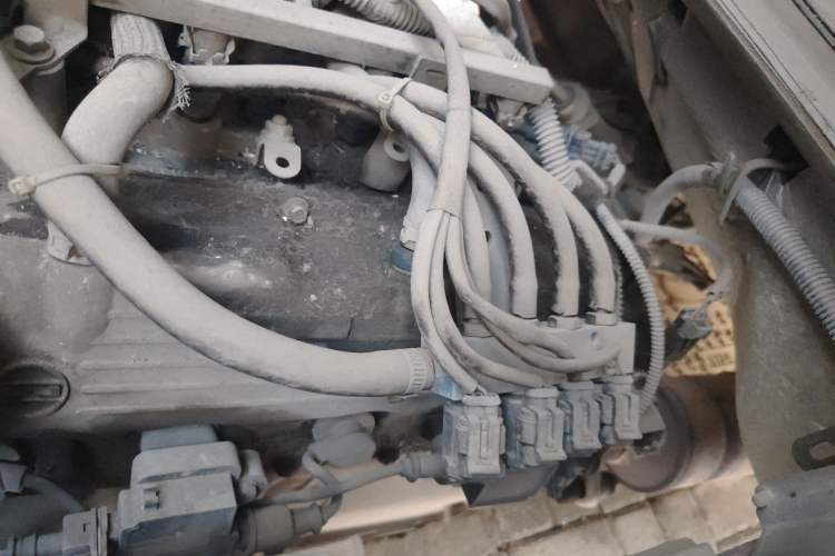 Used BAIC Weiwang 306 2011 1.3L base model 7 seats Engine Bay Left