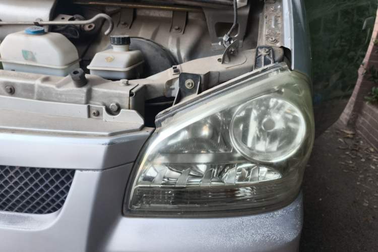 Used BAIC Weiwang 306 2011 1.3L base model 7 seats Engine Bay Left