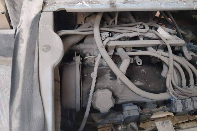 Used BAIC Weiwang 306 2011 1.3L base model 7 seats Engine Bay Right