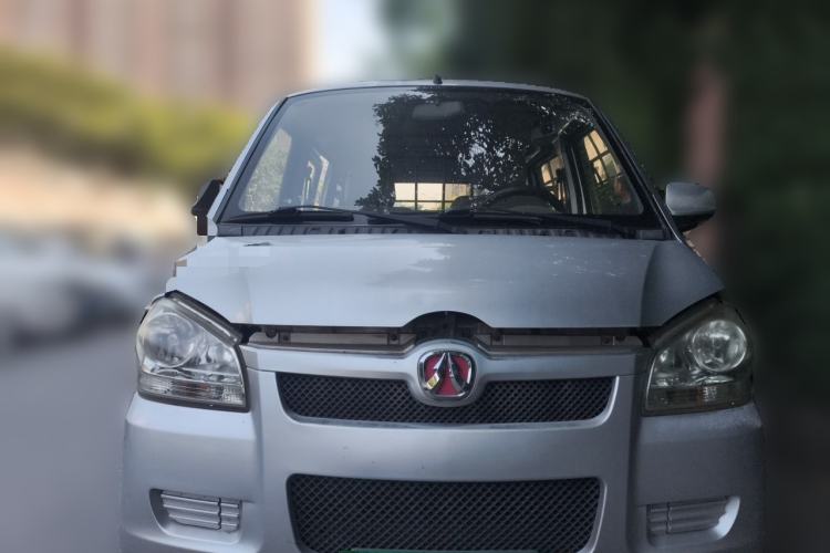 Used BAIC Weiwang 306 2011 1.3L base model 7 seats Front