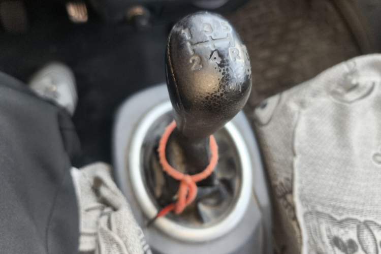 Used BAIC Weiwang 306 2011 1.3L base model 7 seats Gear Lever