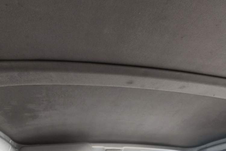 Used BAIC Weiwang 306 2011 1.3L base model 7 seats Headliner