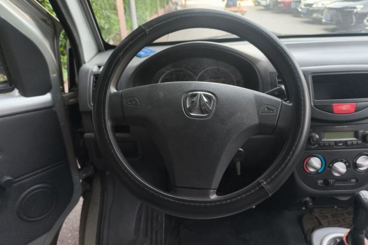 Used BAIC Weiwang 306 2011 1.3L base model 7 seats Steering Wheel