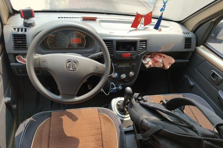Used BAIC Weiwang 306 2011 1.3L base model 7 seats Center Console