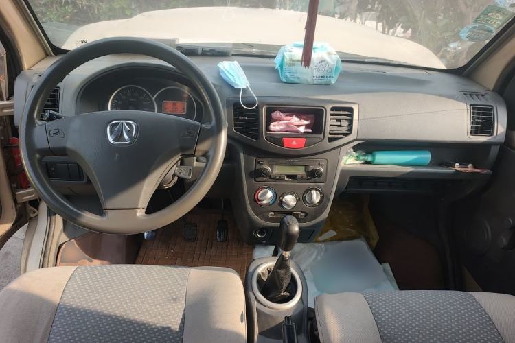 Used BAIC Weiwang 306 2011 1.3L base model 7 seats Center Console