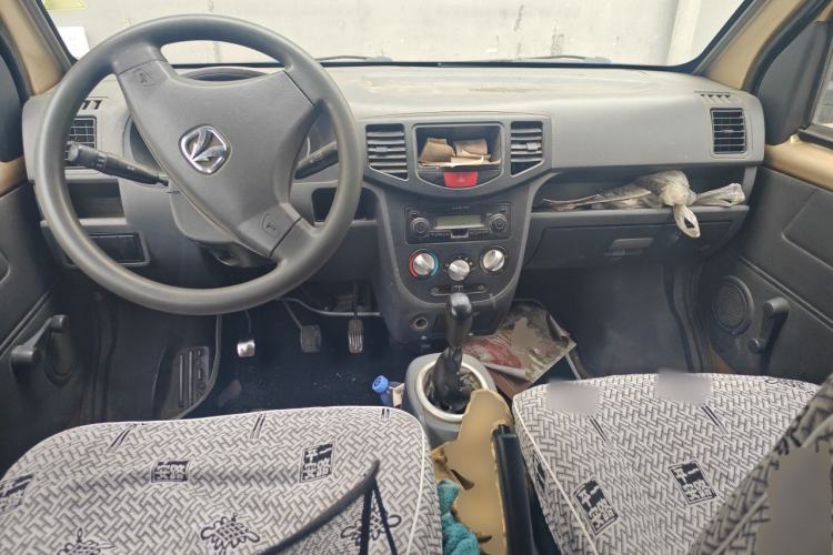 Used BAIC Weiwang 306 2011 1.3L base model 7 seats Center Console