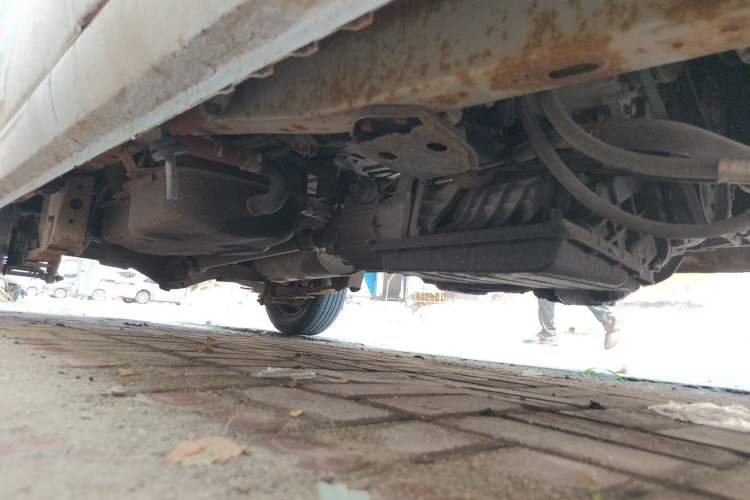 Used BAIC Weiwang 306 2011 1.3L base model 7 seats Chassis Front Right