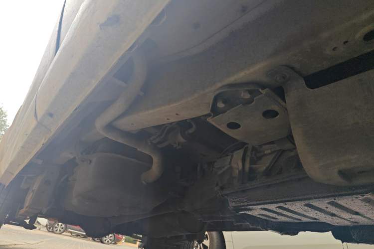 Used BAIC Weiwang 306 2011 1.3L base model 7 seats Chassis Front Right