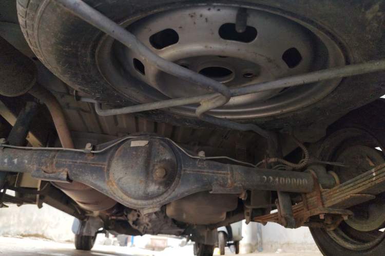 Used BAIC Weiwang 306 2011 1.3L base model 7 seats Chassis Rear