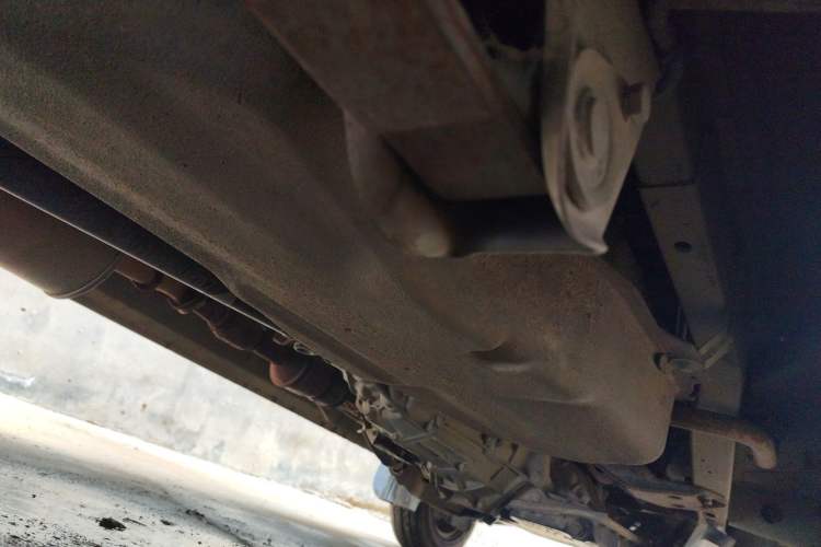 Used BAIC Weiwang 306 2011 1.3L base model 7 seats Chassis Rear Right