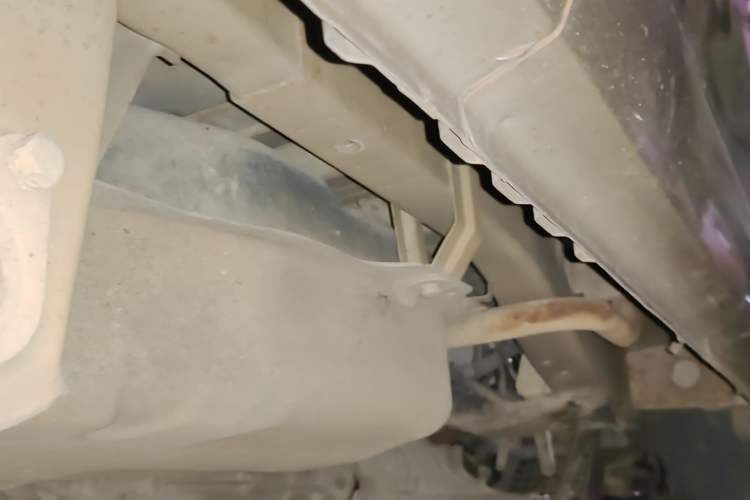Used BAIC Weiwang 306 2011 1.3L Comfort version 7 seats Chassis Rear Right