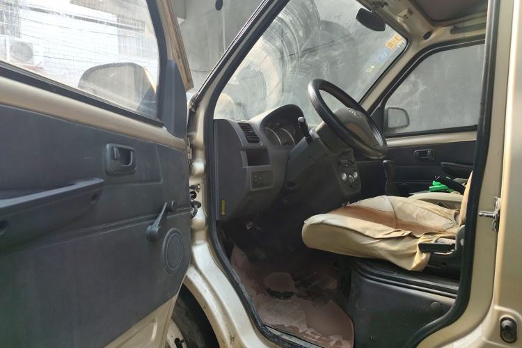 Used BAIC Weiwang 306 2011 1.3L base model 7 seats Driver Seat