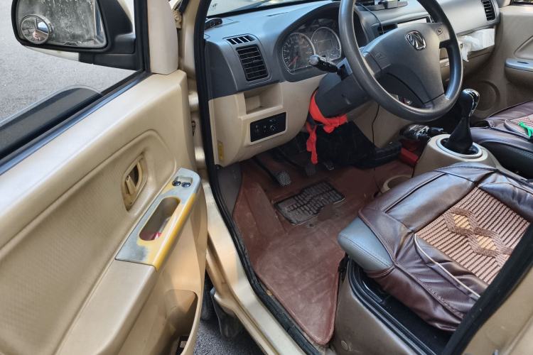 Used BAIC Weiwang 306 2011 1.3L Comfort version 7 seats Driver Seat