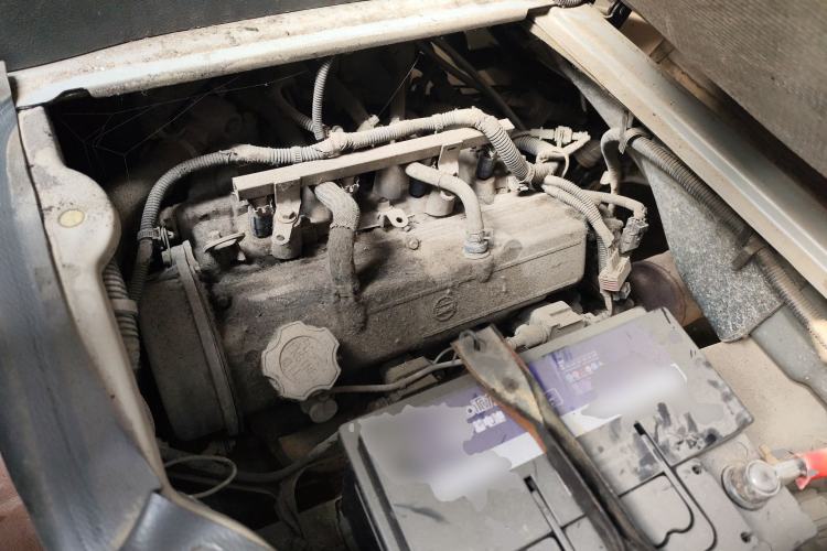 Used BAIC Weiwang 306 2011 1.3L base model 7 seats Engine Bay