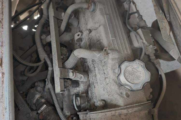 Used BAIC Weiwang 306 2011 1.3L base model 7 seats Engine Bay