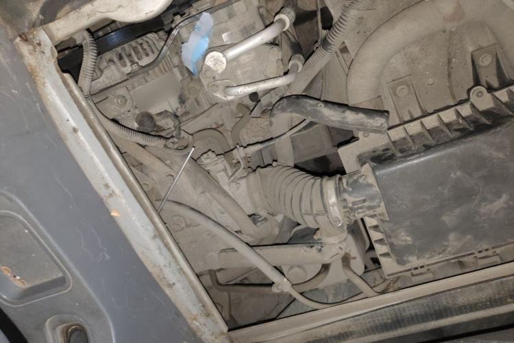 Used BAIC Weiwang 306 2011 1.3L Comfort version 7 seats Engine Bay