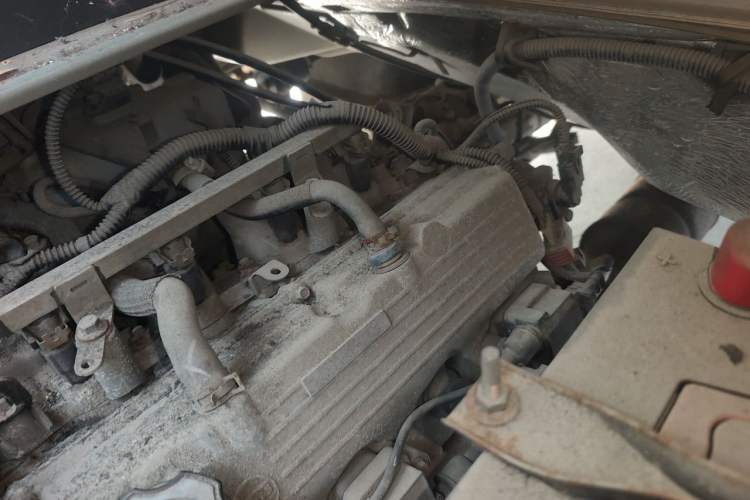 Used BAIC Weiwang 306 2011 1.3L base model 7 seats Engine Bay Left