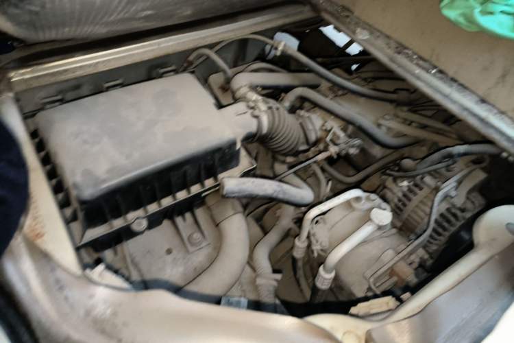 Used BAIC Weiwang 306 2011 1.3L Comfort version 7 seats Engine Bay Right
