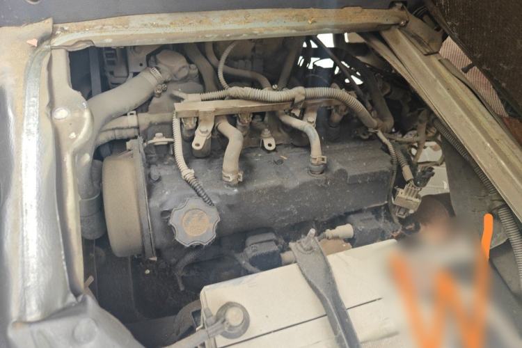 Used BAIC Weiwang 306 2011 1.3L base model 7 seats Engine Bay