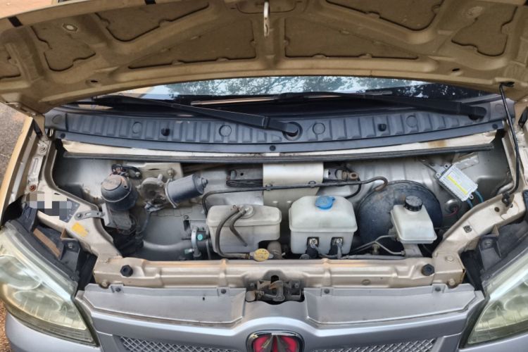 Used BAIC Weiwang 306 2011 1.3L Comfort version 7 seats Engine Bay