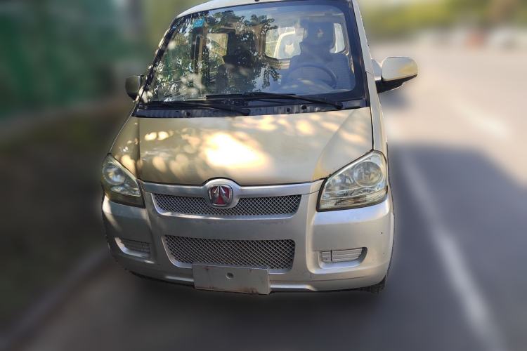 Used BAIC Weiwang 306 2011 1.3L base model 7 seats Front