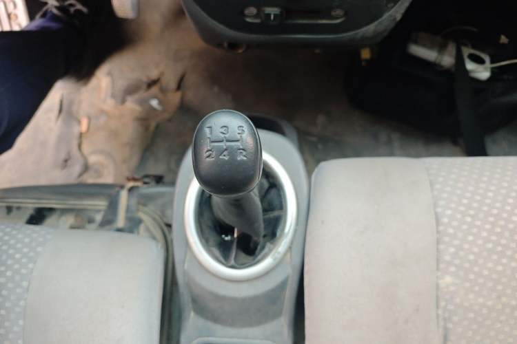 Used BAIC Weiwang 306 2011 1.3L Comfort version 7 seats Gear Lever