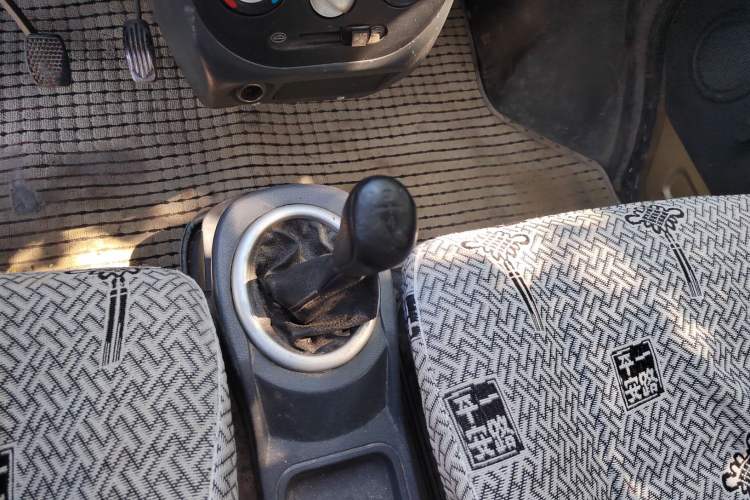 Used BAIC Weiwang 306 2011 1.3L base model 7 seats Gear Lever