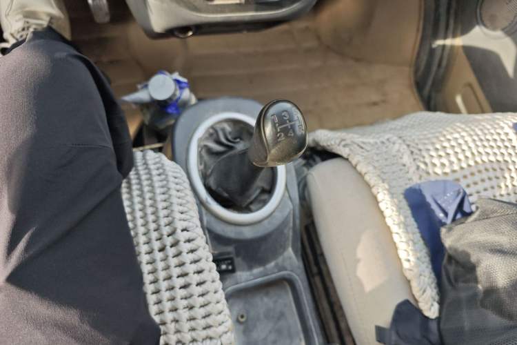 Used BAIC Weiwang 306 2011 1.3L base model 7 seats Gear Lever