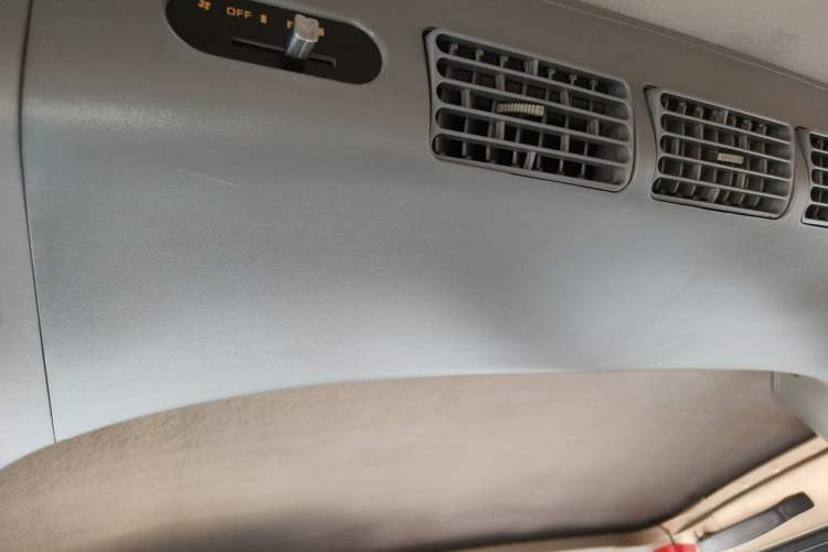 Used BAIC Weiwang 306 2011 1.3L base model 7 seats Headliner