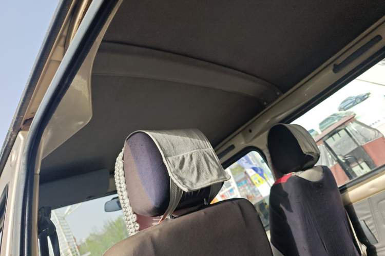 Used BAIC Weiwang 306 2011 1.3L base model 7 seats Headliner