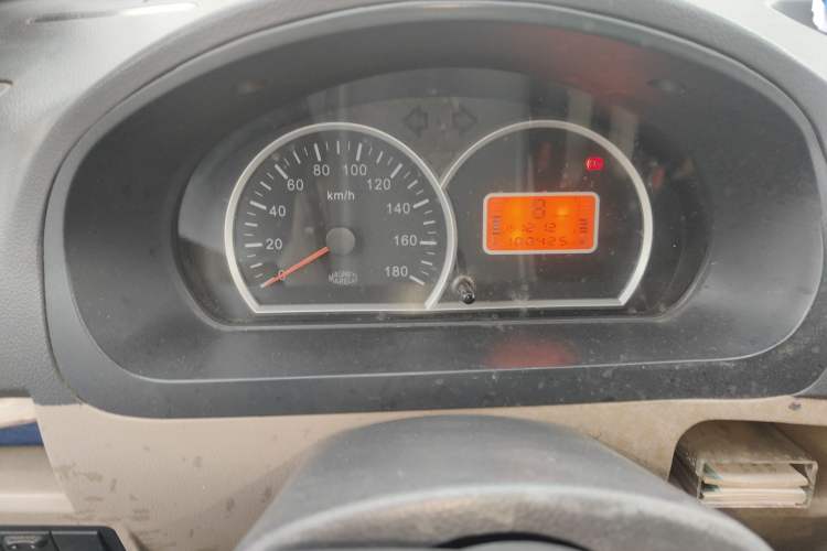 Used BAIC Weiwang 306 2011 1.3L Comfort version 7 seats Instrument Cluster