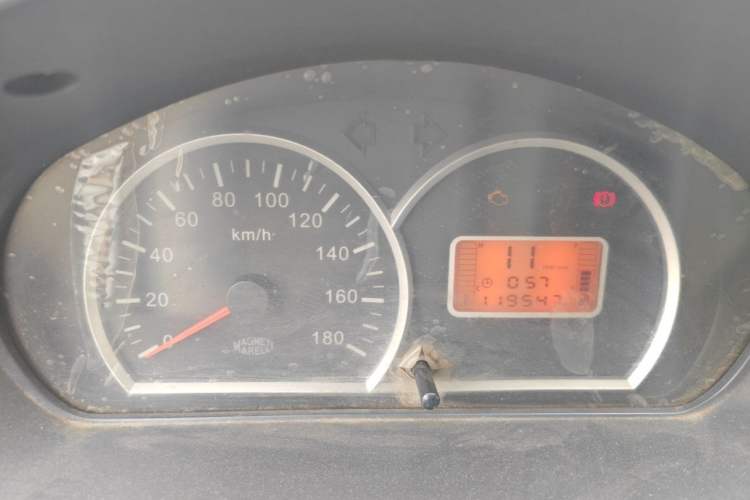 Used BAIC Weiwang 306 2011 1.3L base model 7 seats Instrument Cluster