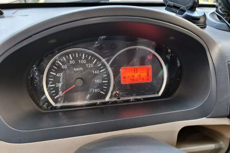 Used BAIC Weiwang 306 2011 1.3L Comfort version 7 seats Instrument Cluster