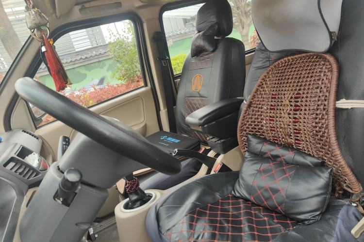 Used BAIC Weiwang 306 2011 1.3L Comfort version 7 seats Left Front Seat