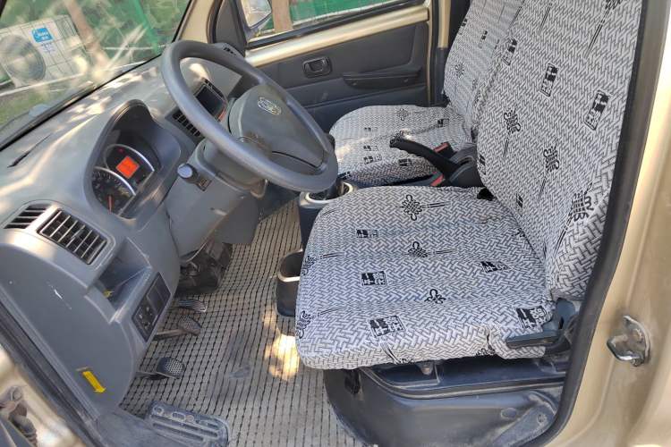 Used BAIC Weiwang 306 2011 1.3L base model 7 seats Left Front Seat