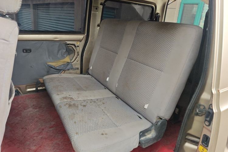Used BAIC Weiwang 306 2011 1.3L Comfort version 7 seats Left Rear Seat