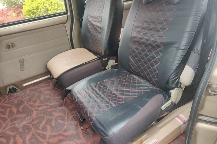 Used BAIC Weiwang 306 2011 1.3L Comfort version 7 seats Left Rear Seat