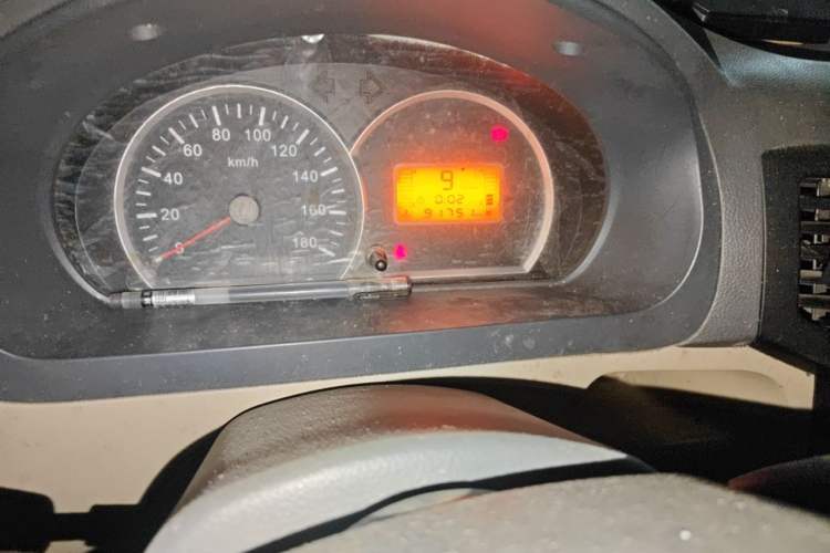 Used BAIC Weiwang 306 2011 1.3L Comfort version 7 seats Odometer Close Up