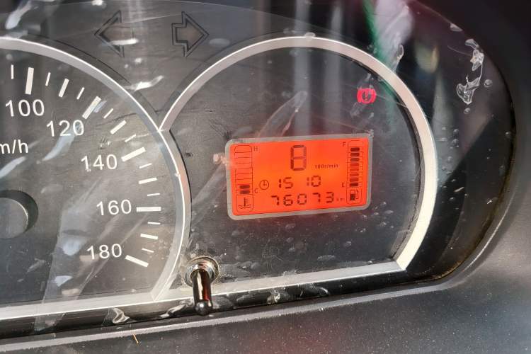 Used BAIC Weiwang 306 2011 1.3L Comfort version 7 seats Odometer Close Up