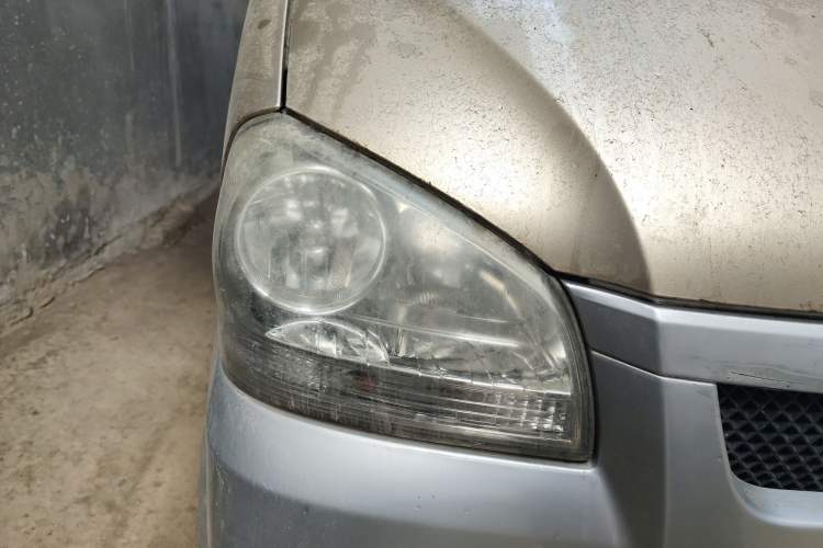 Used BAIC Weiwang 306 2011 1.3L base model 7 seats Right Front Headlight