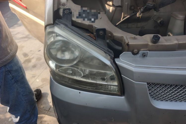 Used BAIC Weiwang 306 2011 1.3L base model 7 seats Right Front Headlight