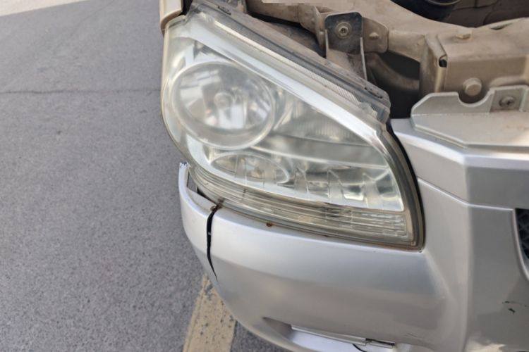 Used BAIC Weiwang 306 2011 1.3L base model 7 seats Right Front Headlight