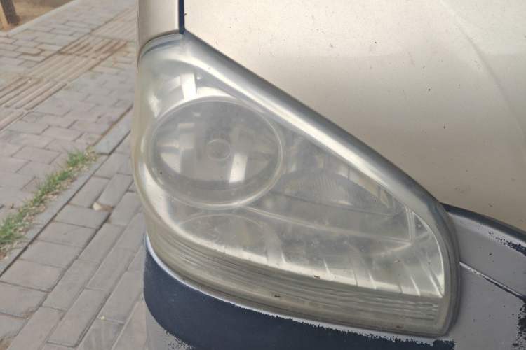 Used BAIC Weiwang 306 2011 1.3L base model 7 seats Right Front Headlight