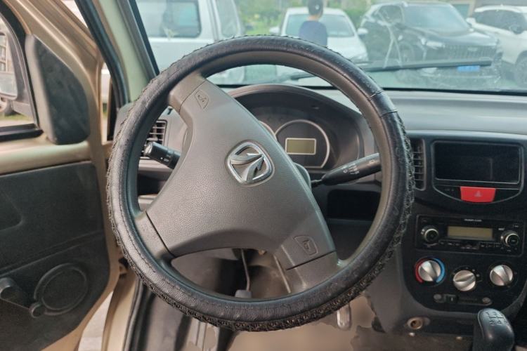 Used BAIC Weiwang 306 2011 1.3L Comfort version 7 seats Steering Wheel